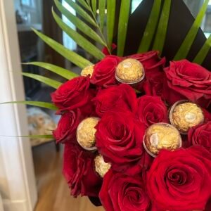 Love In Bloom Bouquet (18 Roses)